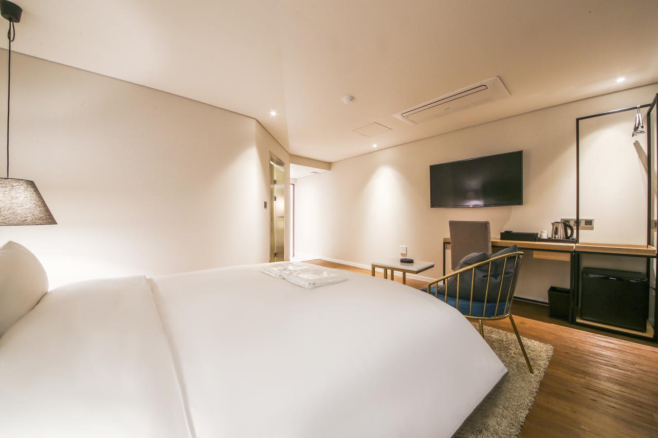 Hotel Londoner Hwamyeong Busan Exterior photo