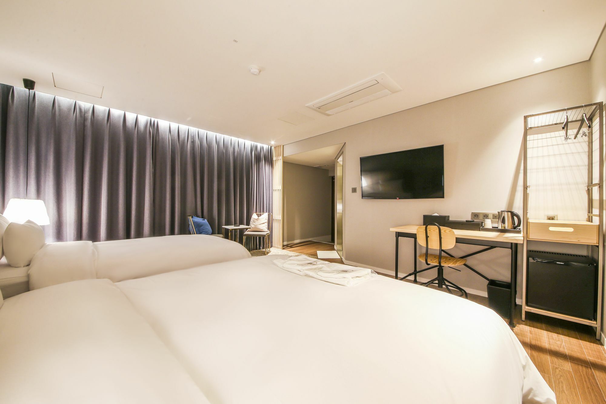 Hotel Londoner Hwamyeong Busan Exterior photo