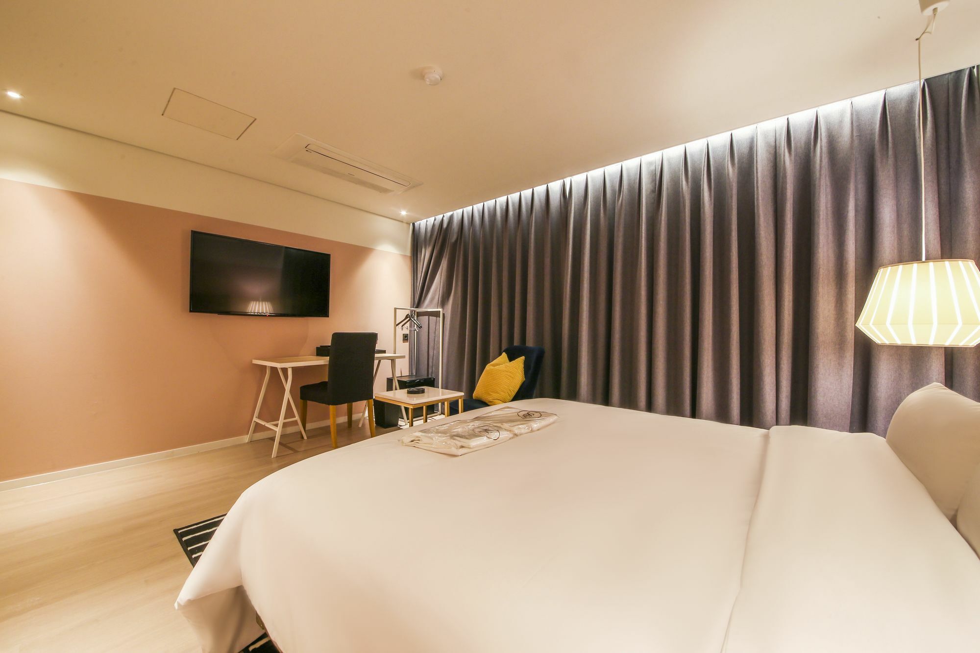 Hotel Londoner Hwamyeong Busan Exterior photo